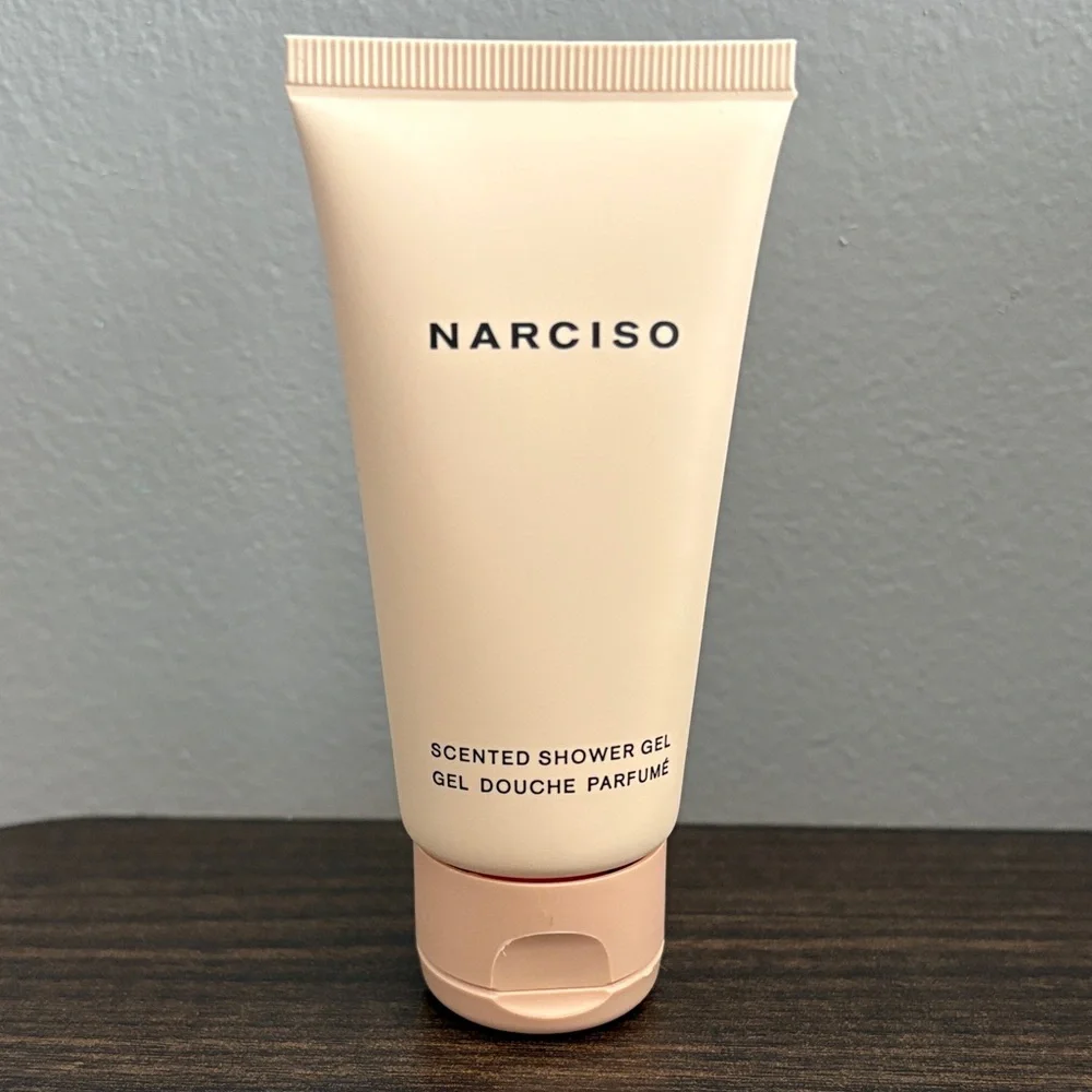 Narciso Rodriguez Poudrée Body Care Set (2) Lotion + Shower Gel 🤍 - Picture 2 of 5
